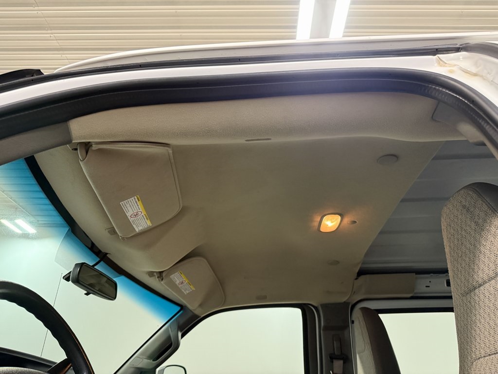 2016 Gmc Savana 2500 Cargo photo 2