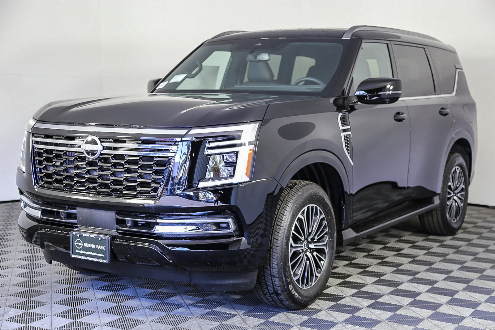 2025 Nissan Armada SL photo 5