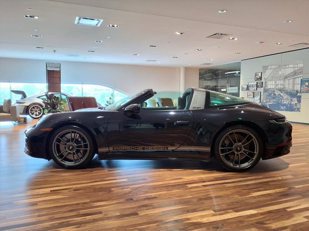 2023 Porsche 911 4 GTS photo 2