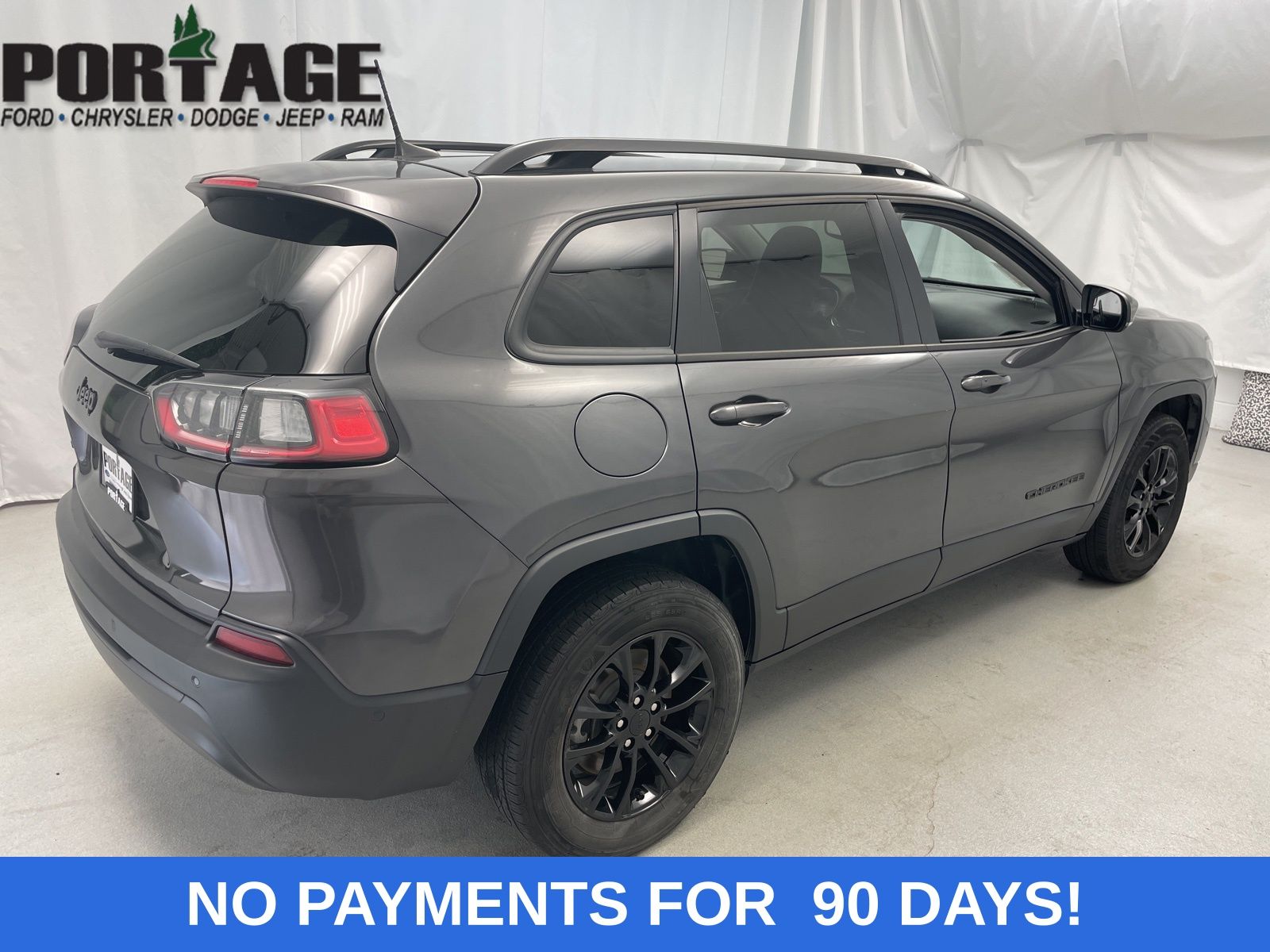 2023 Jeep Cherokee Altitude photo 2