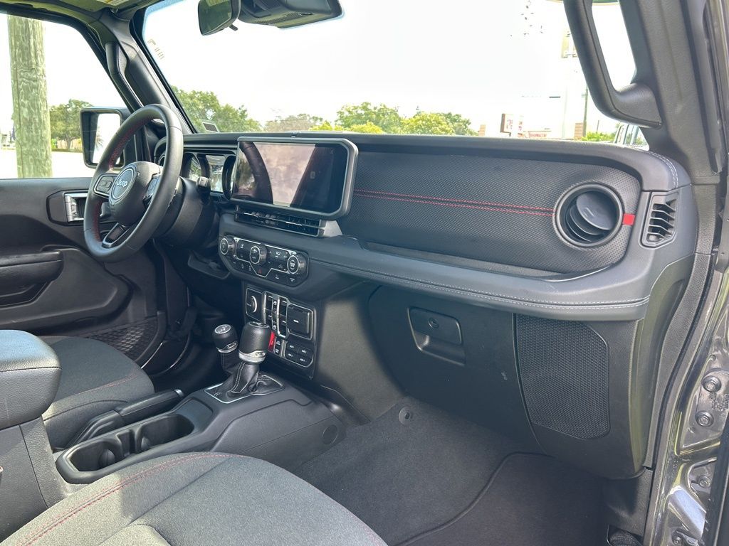 2024 Jeep Wrangler Rubicon photo 34