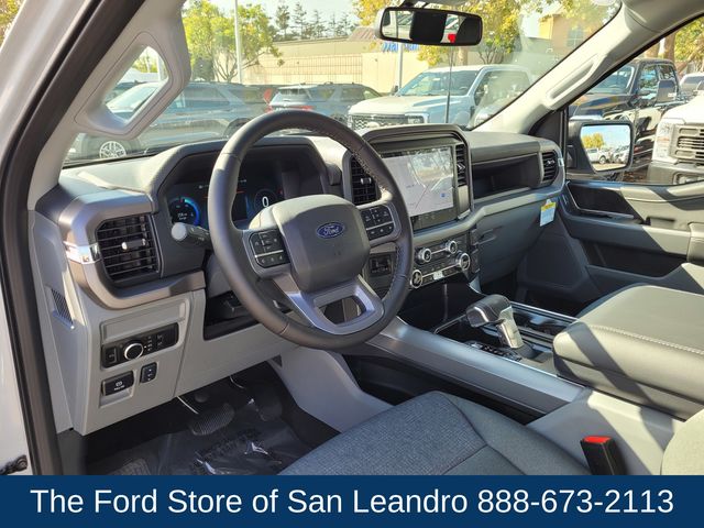 2025 Ford F-150 Lightning XLT photo 2