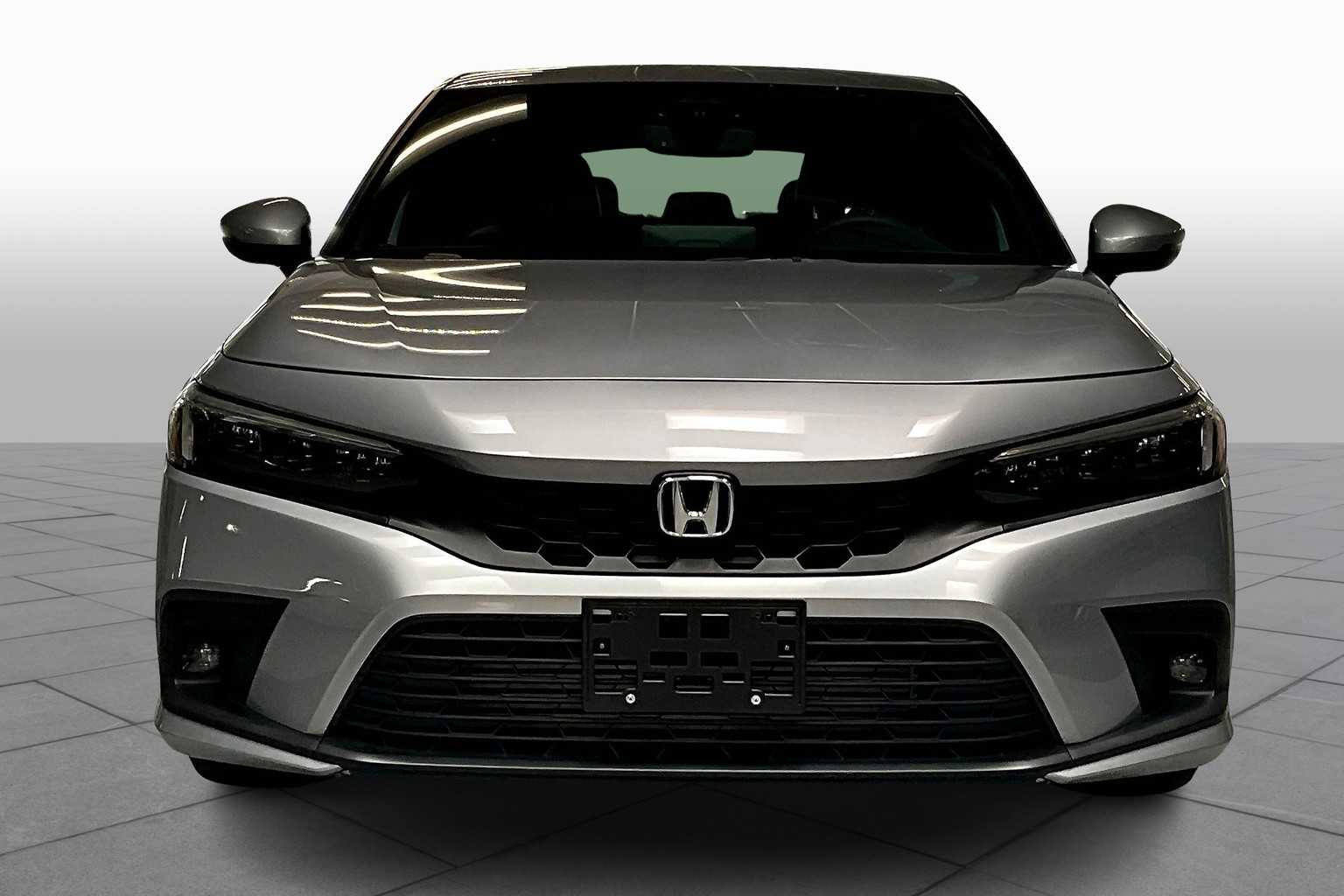 2024 Honda Civic Hatchback Sport Touring photo 3