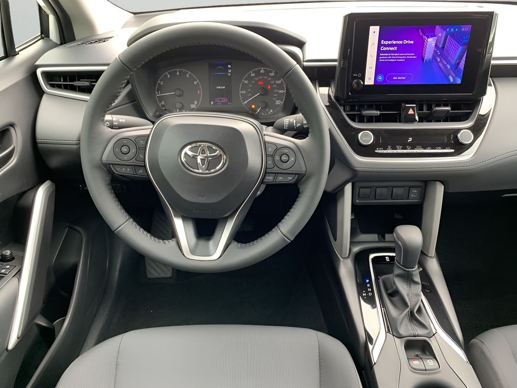 2025 Toyota Corolla Cross LE photo 14
