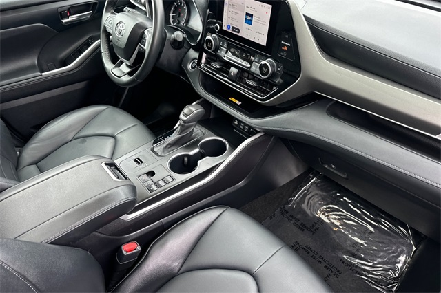 2024 Toyota Highlander XLE photo 15