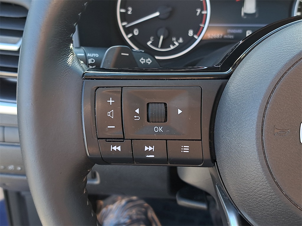 2021 Nissan Rogue SV photo 25