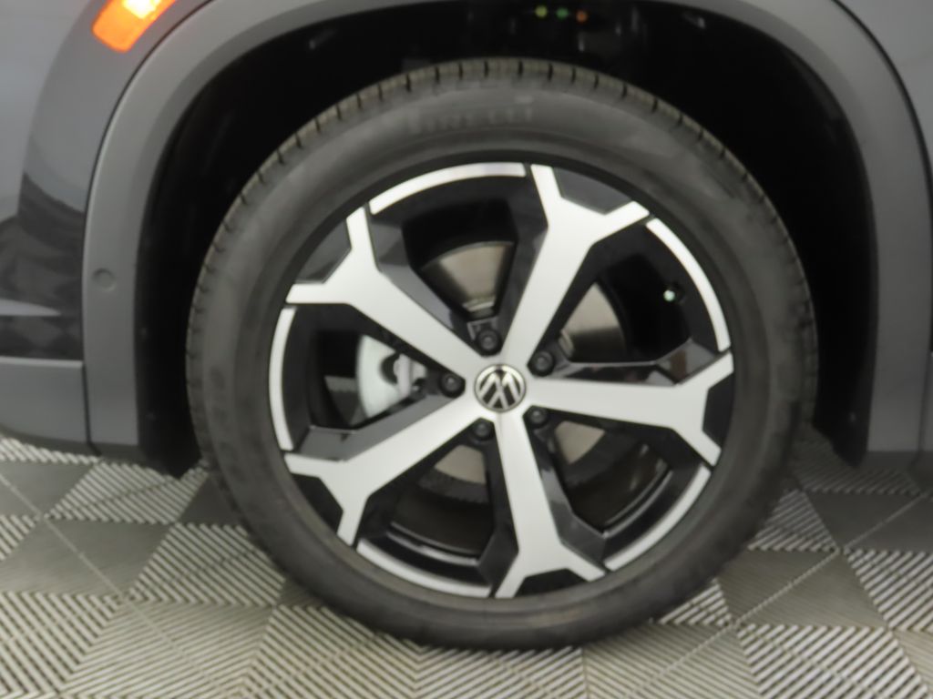 2025 Volkswagen Tiguan SE photo 29