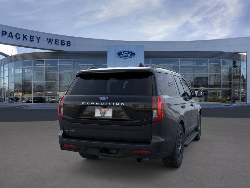 2025 Ford Expedition photo 5