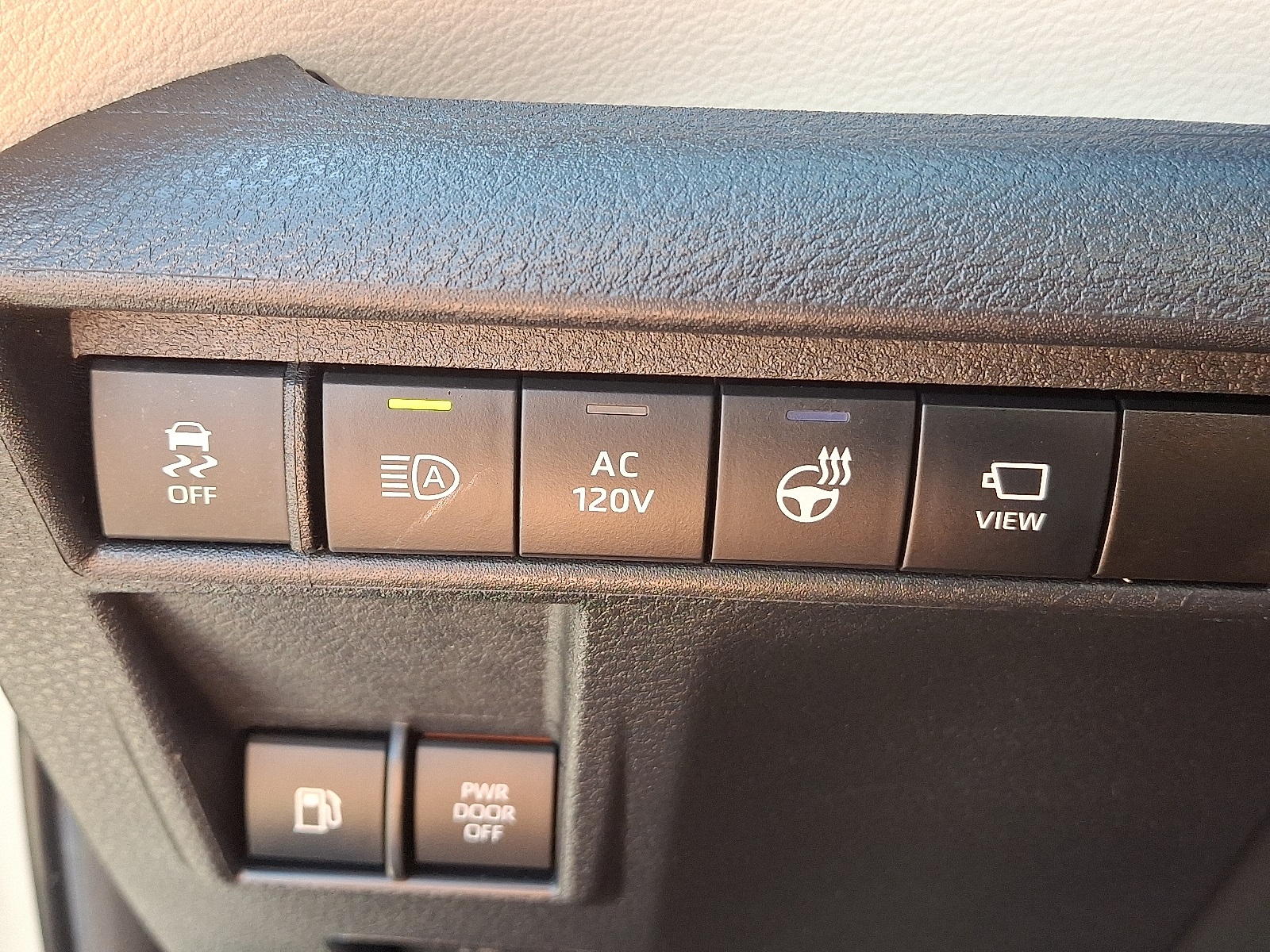 2024 Toyota Sienna Platinum photo 26