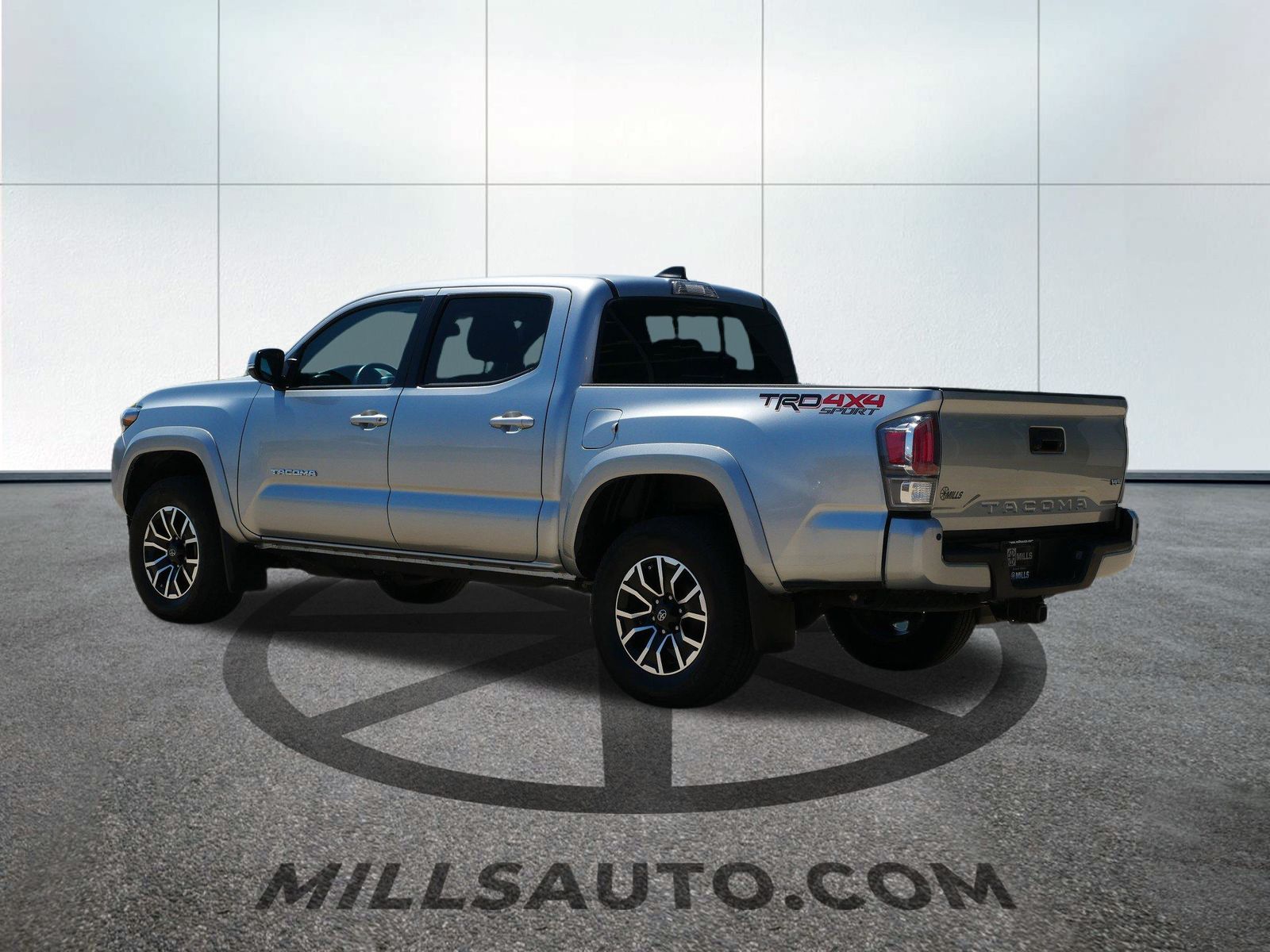 2023 Toyota Tacoma TRD Sport photo 2