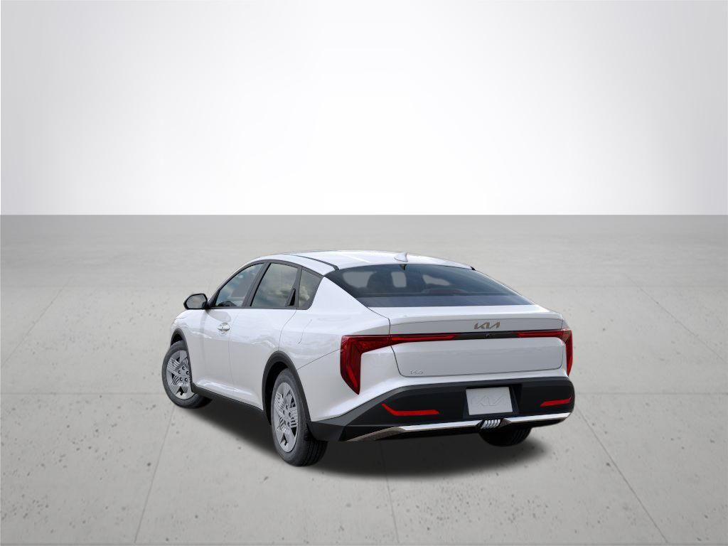 2025 Kia K4 LX photo 2