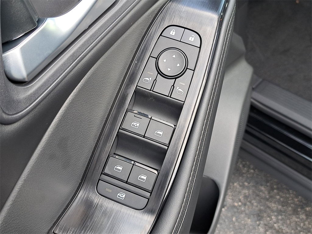 2026 Nissan Rogue SV photo 21