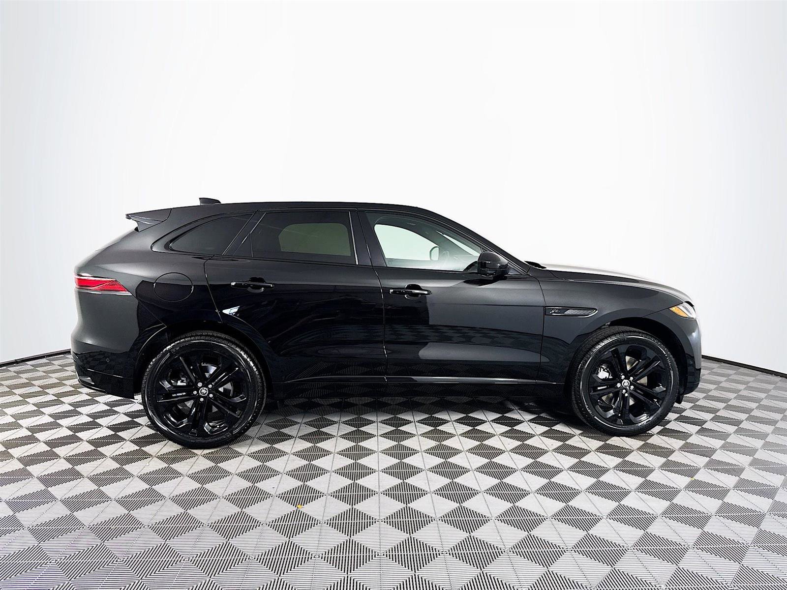 2026 Jaguar F-PACE P250 R-Dynamic S photo 3