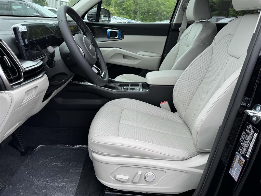2025 Kia Sorento EX photo 3