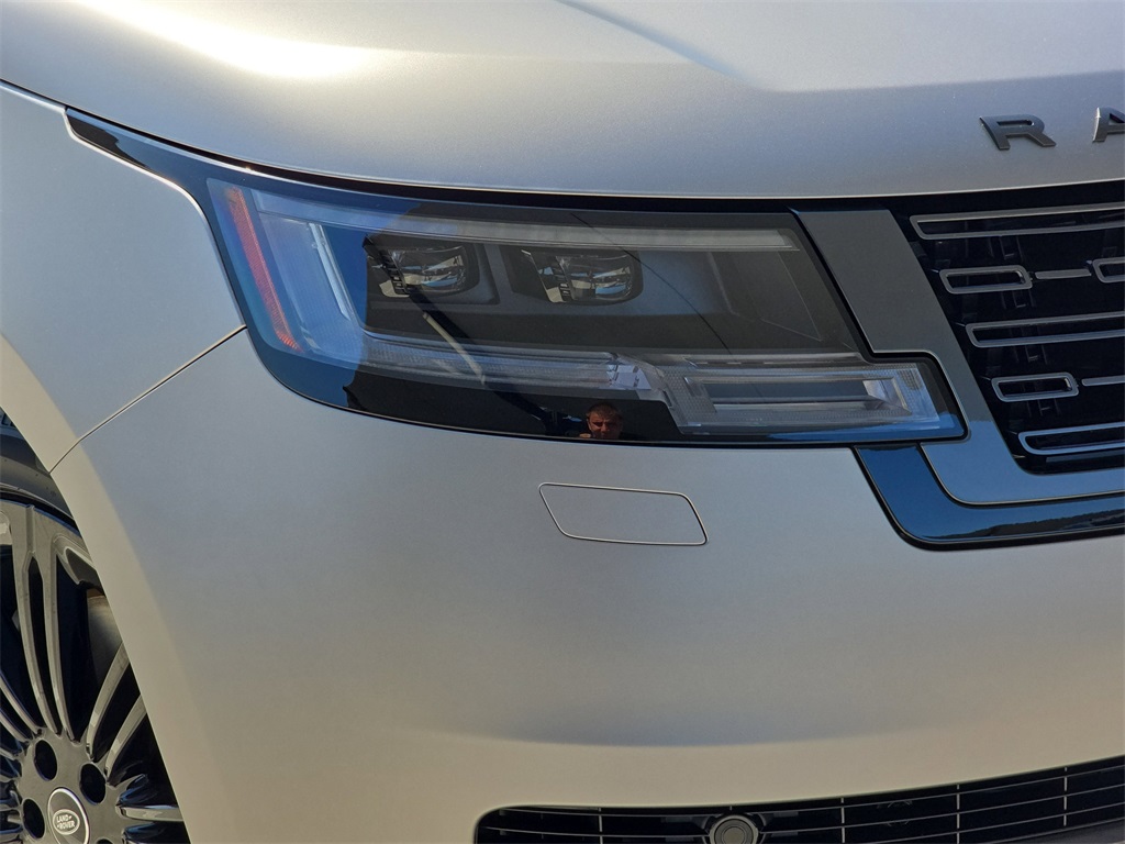 2025 Land Rover Range Rover SE photo 28