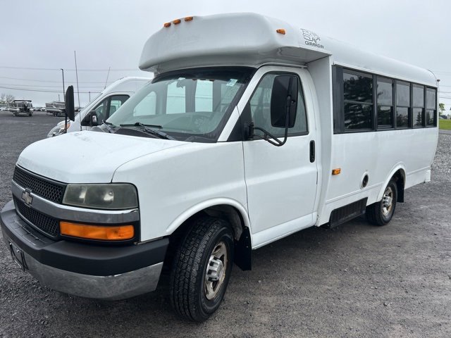 2003 Chevrolet Express Cutaway 3500 photo 2