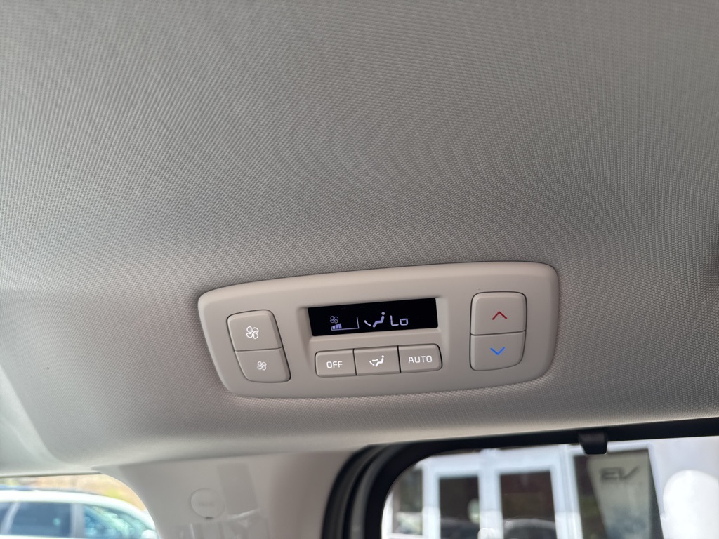2025 Kia Carnival SX photo 22