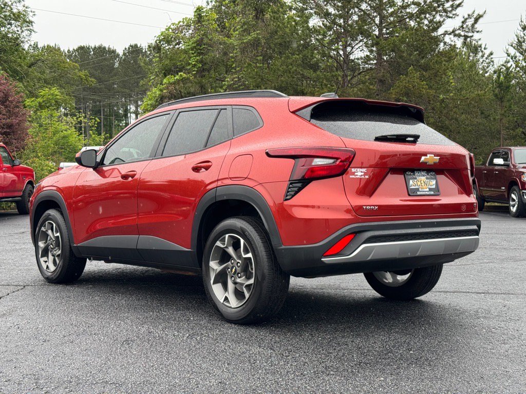 2024 Chevrolet Trax LT photo 5