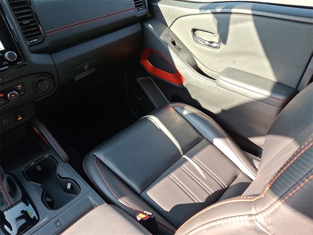 2024 Nissan Frontier PRO-4X photo 16
