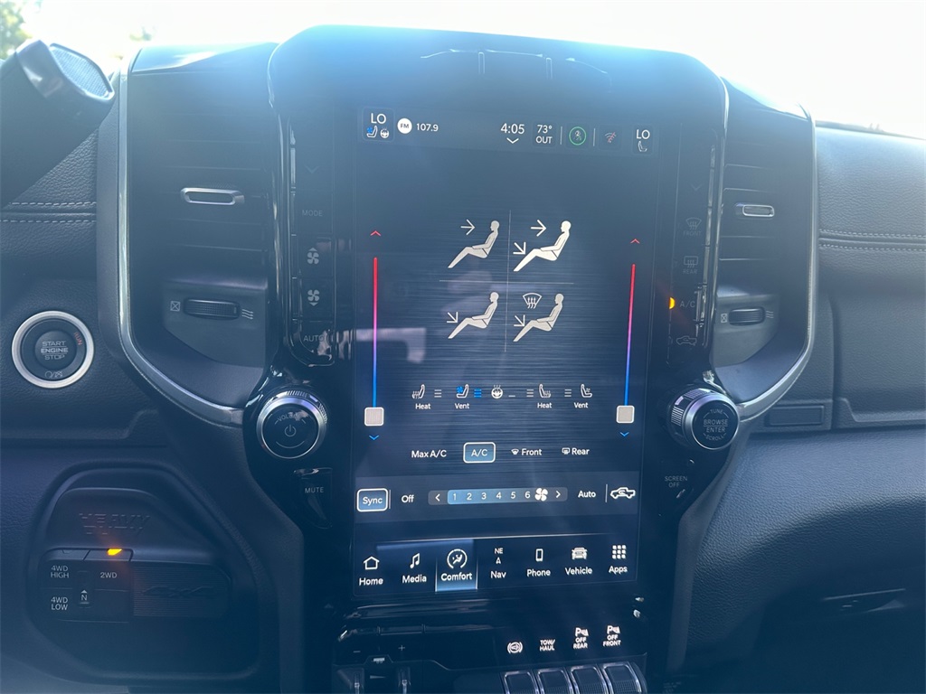 2022 Ram 3500 Laramie photo 17