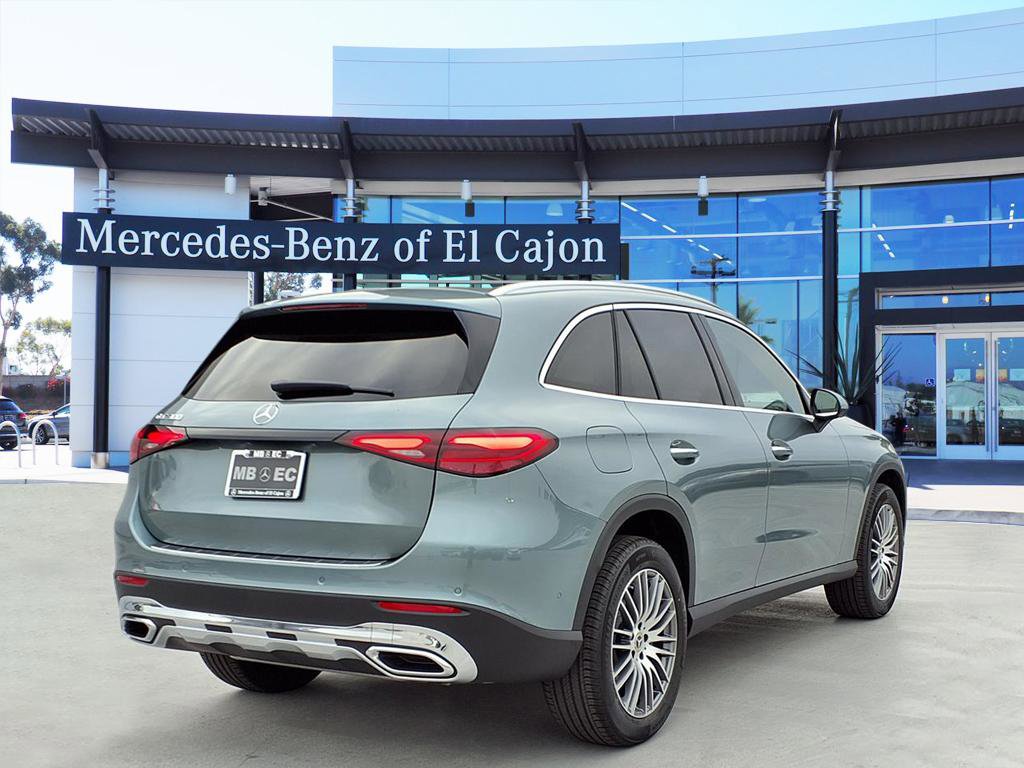 2026 Mercedes Benz GLC 300 photo 3