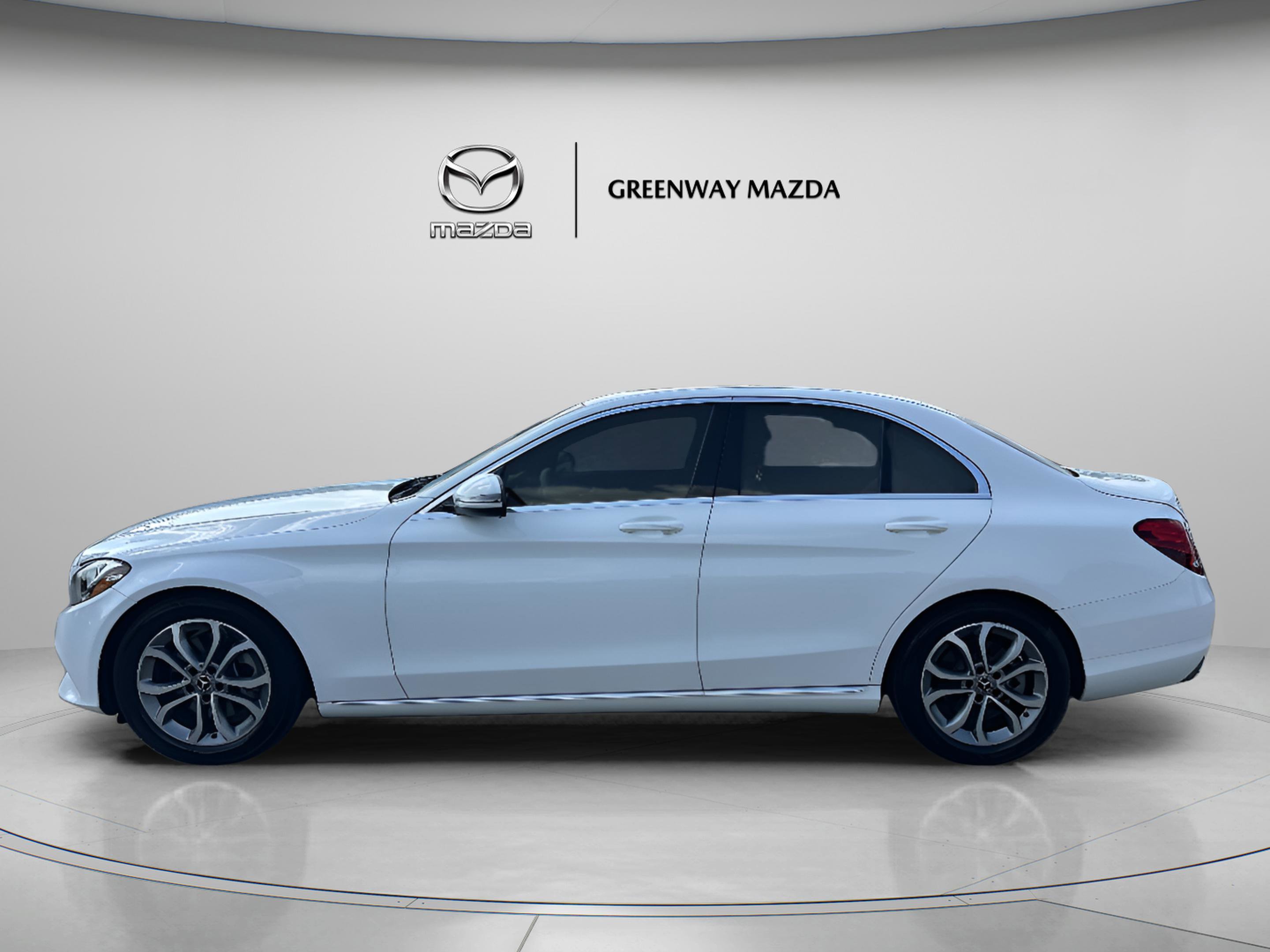 2018 Mercedes Benz C 300 photo 4