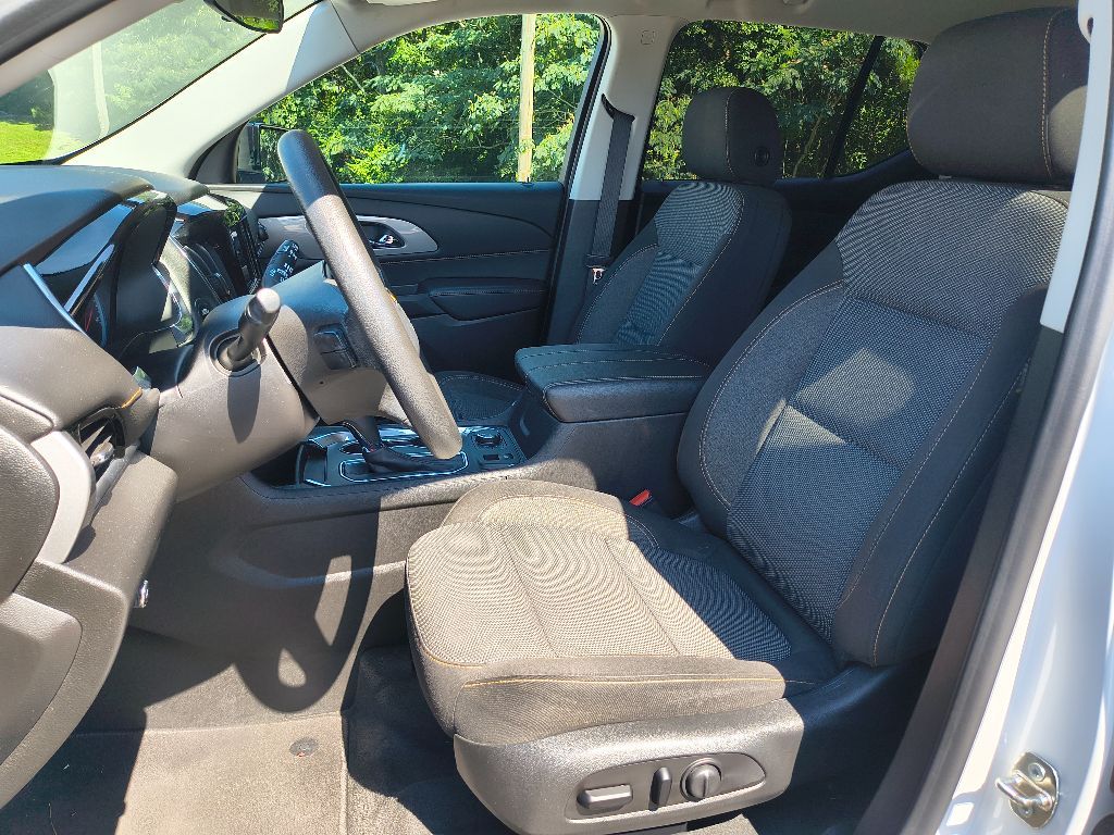 2021 Chevrolet Traverse LS photo 16