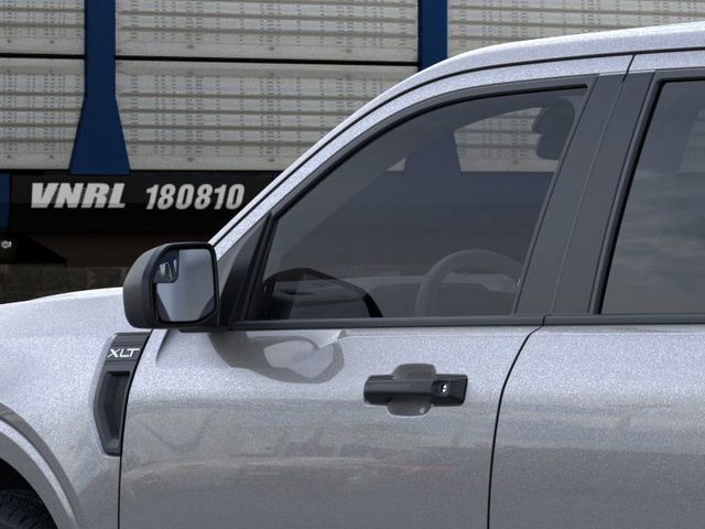 2025 Ford Maverick XLT photo 2