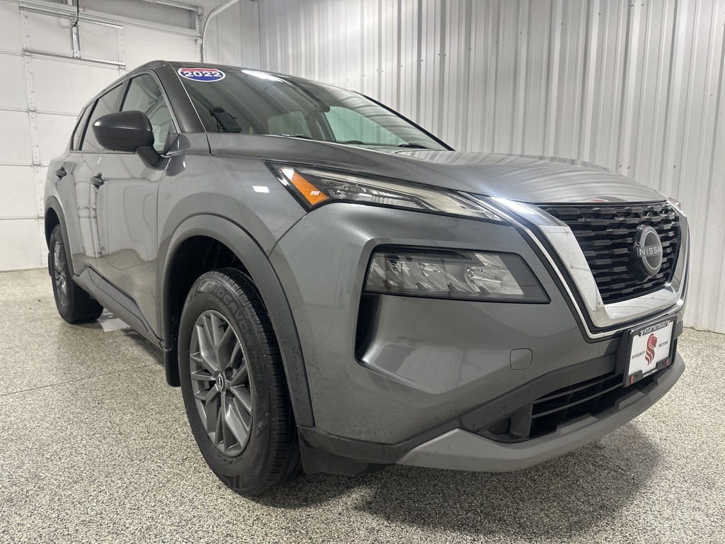 2022 Nissan Rogue S photo 3