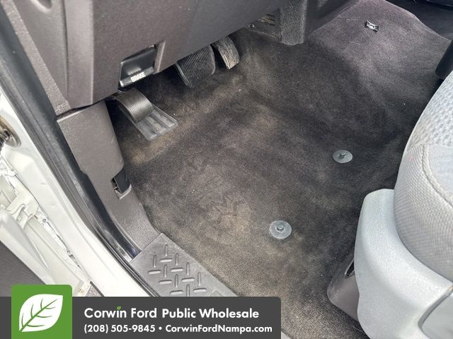 2012 Ford F-150 XLT photo 25