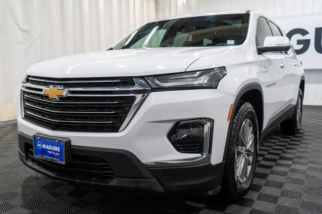 2023 Chevrolet Traverse Cloth photo 2