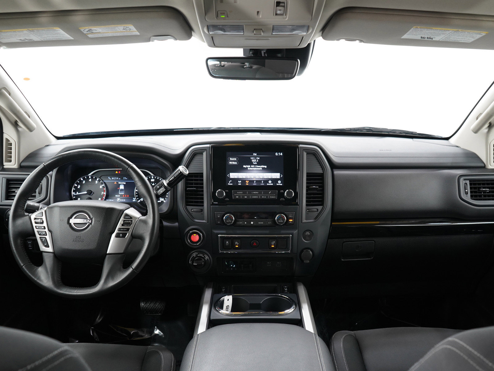 2024 Nissan Titan SV photo 16
