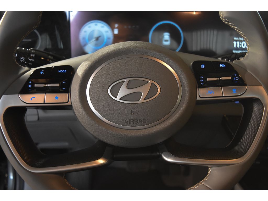 2024 Hyundai Elantra SEL Convenience photo 11