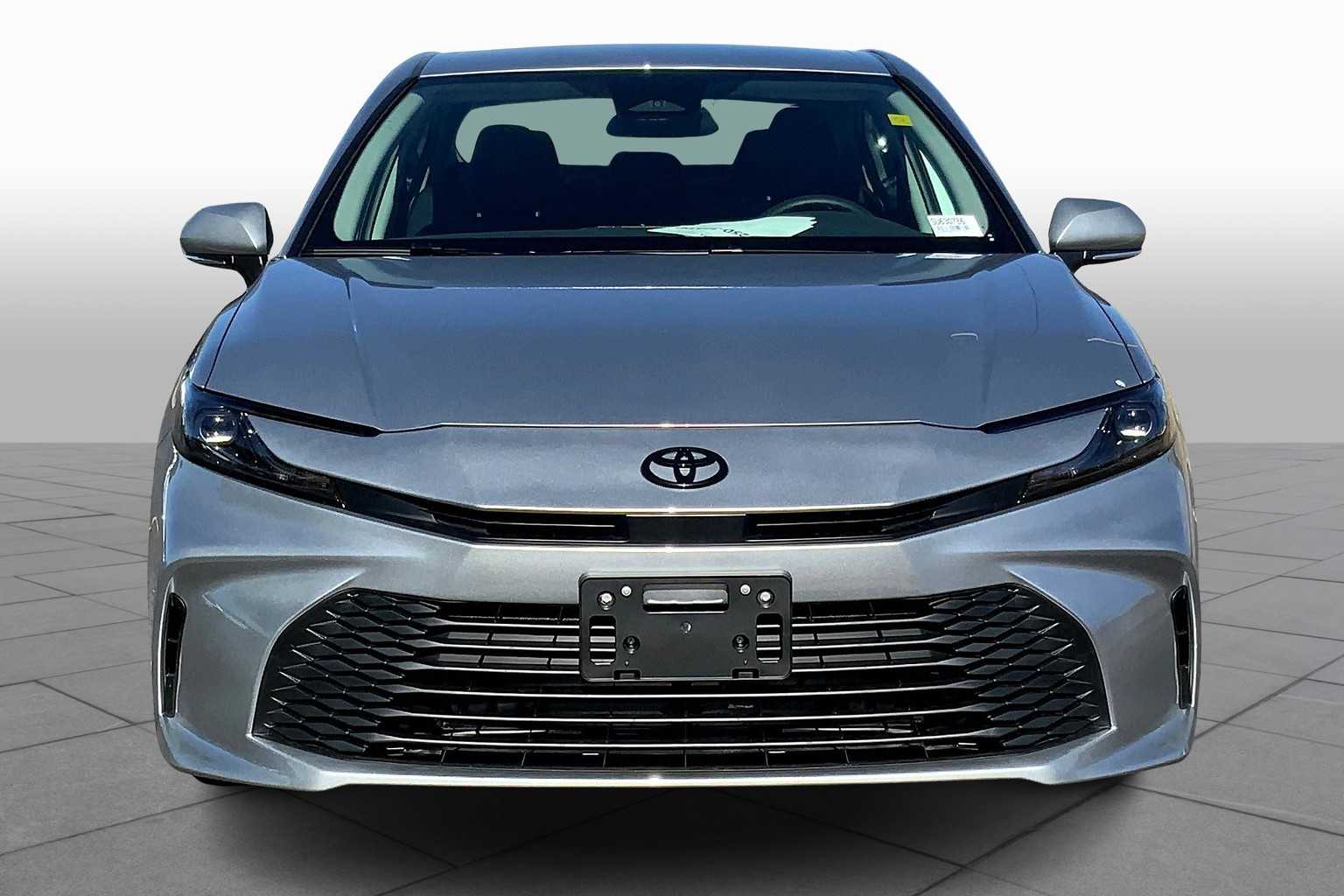 2025 Toyota Camry LE photo 3