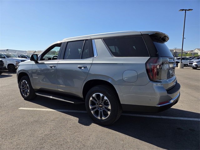 2025 Chevrolet Tahoe LS photo 3