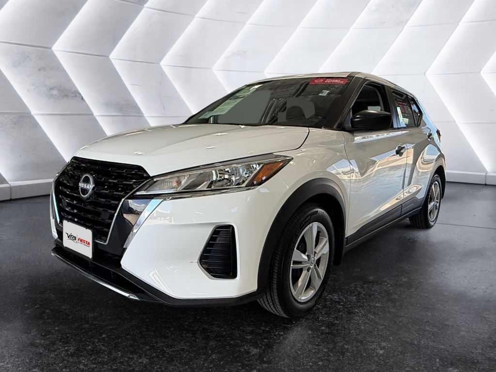 2024 Nissan Kicks S photo 3