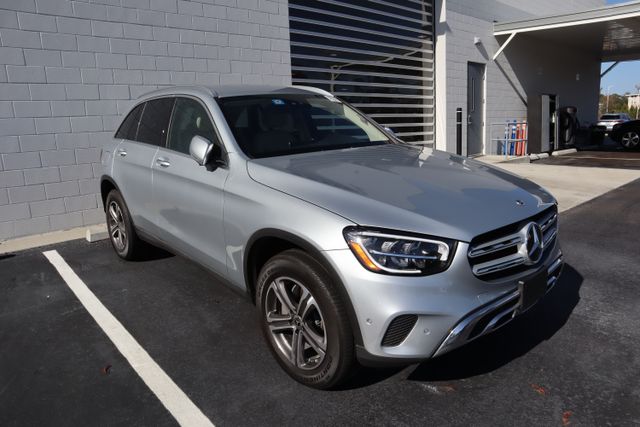 2022 Mercedes-Benz GLC GLC300's photo