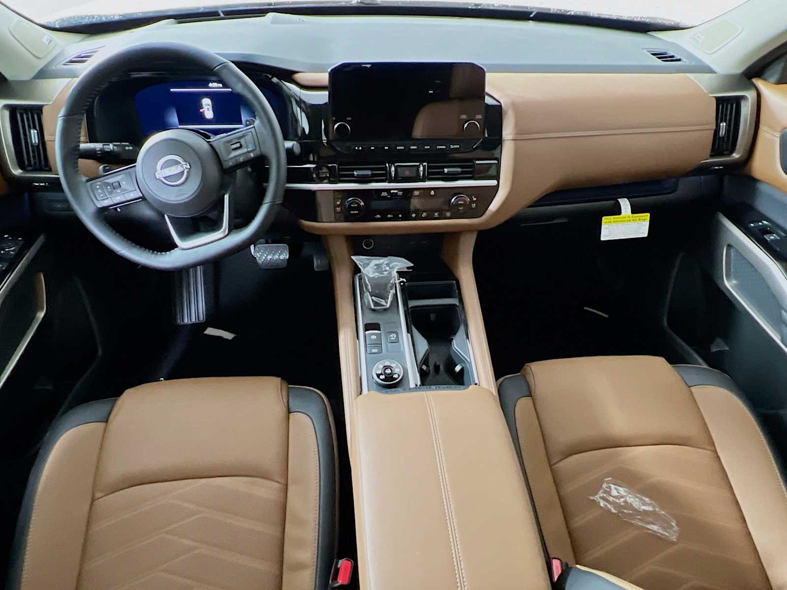 2025 Nissan Pathfinder Platinum photo 3