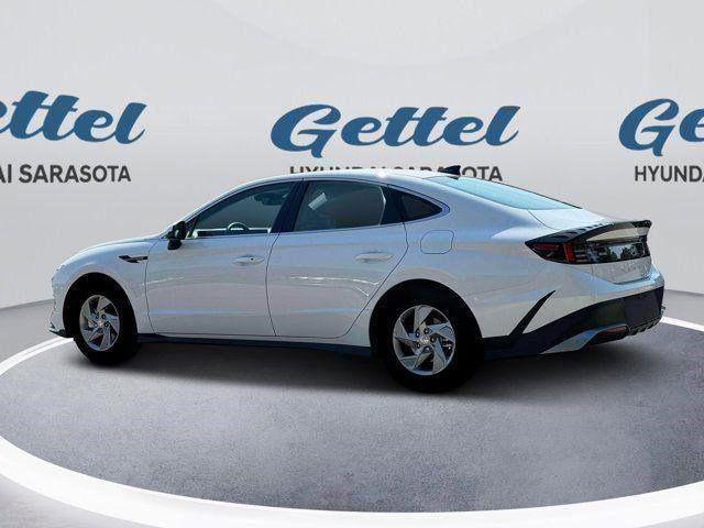 2025 Hyundai Sonata SE photo 2