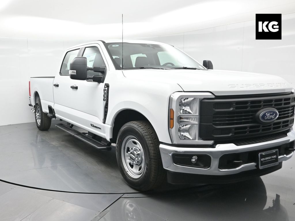2025 Ford F-350 Super Duty XL's photo