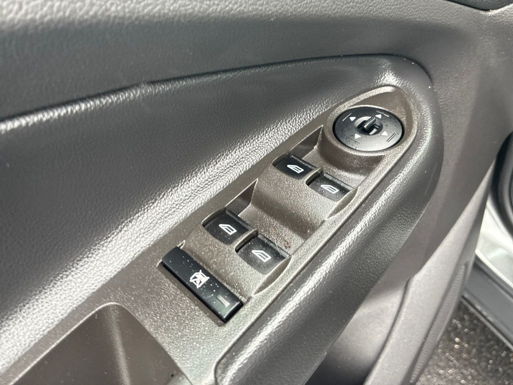 2019 Ford Escape S photo 10