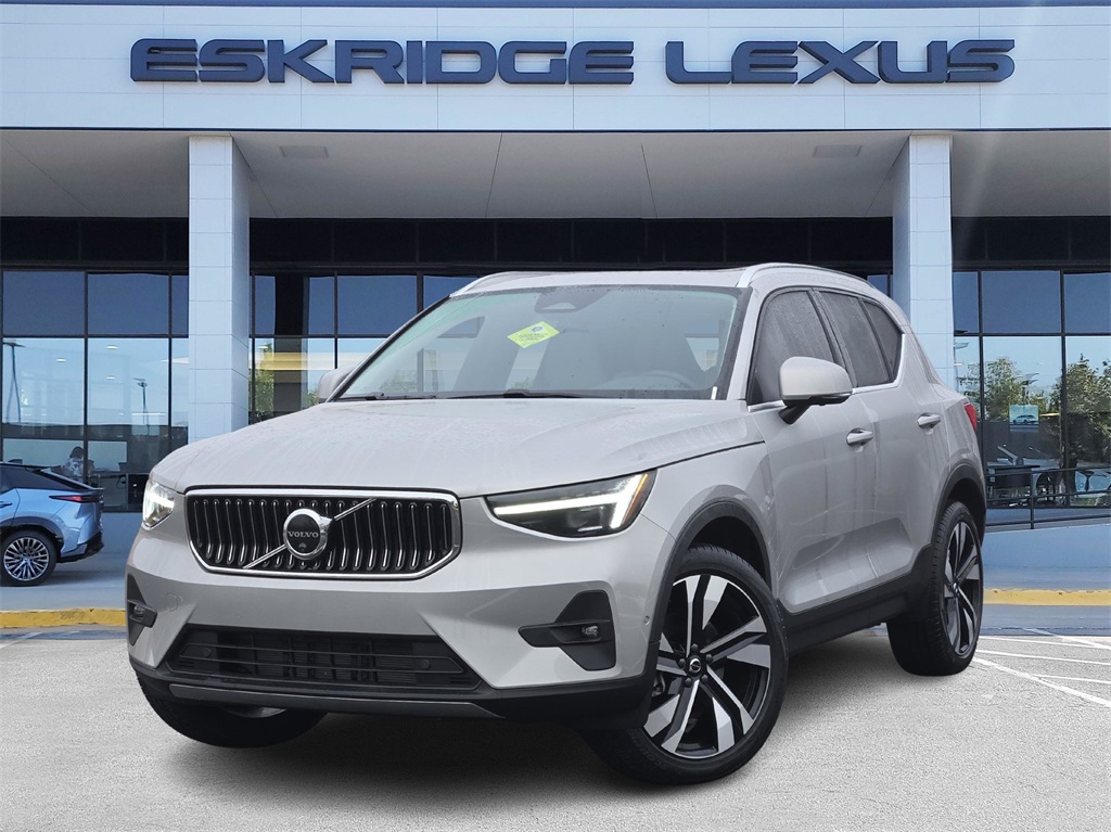 2025 Volvo XC40