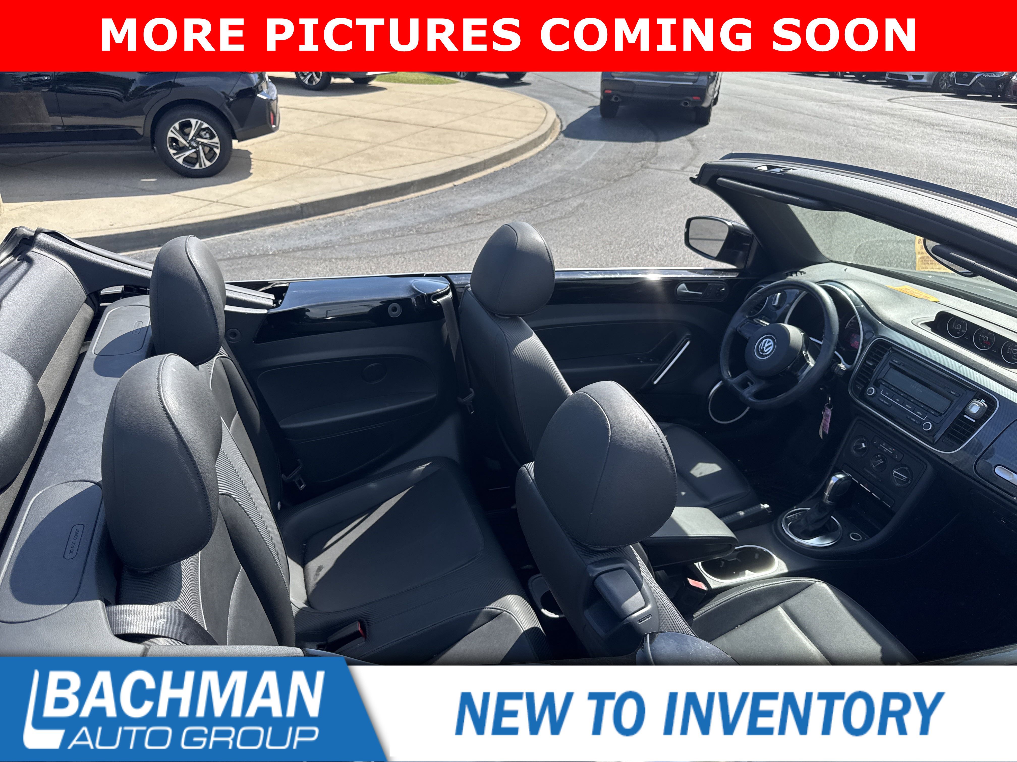 2013 Volkswagen Beetle Convertible photo 3