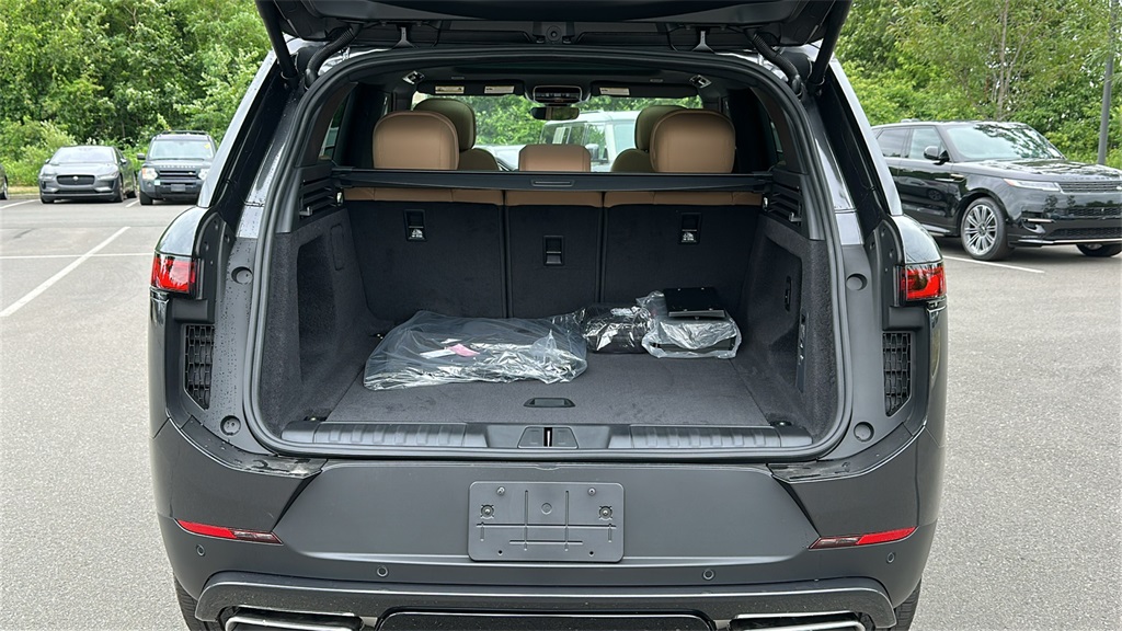 2025 Land Rover Range Rover Sport SE photo 21