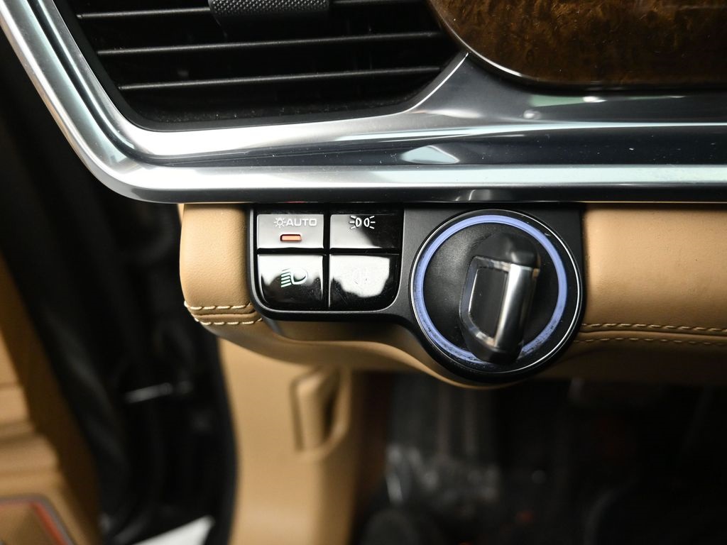 2018 PORSCHE PANAMERA - Image 19