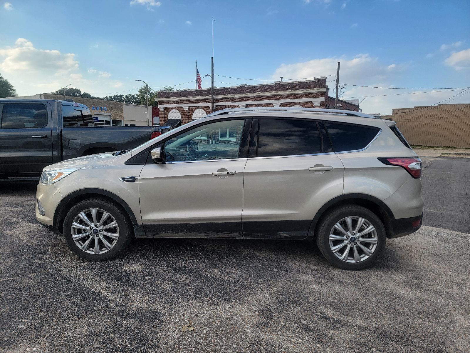 2017 Ford Escape Titanium photo 2