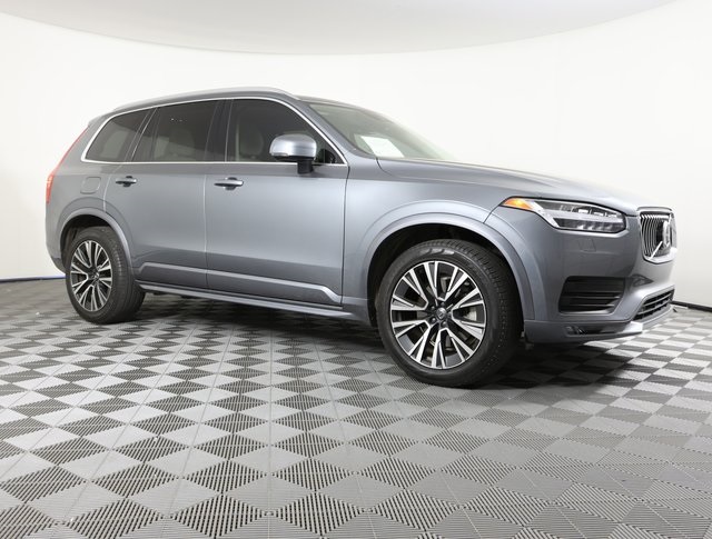 2020 Volvo XC90 T6 Momentum photo 3