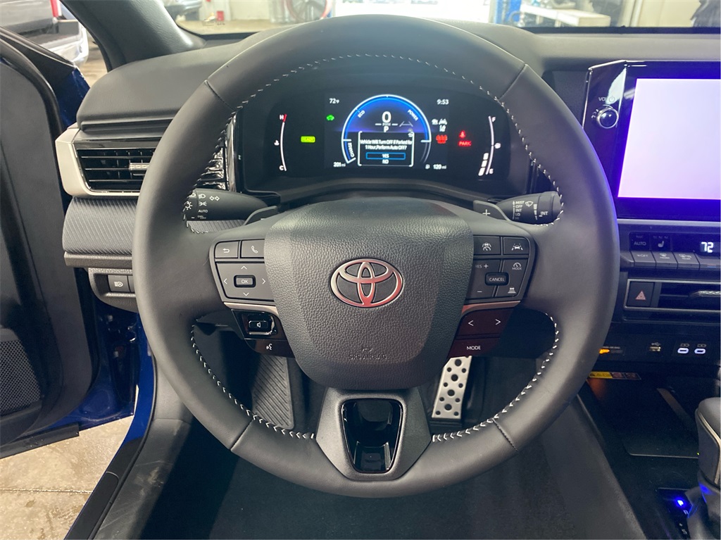 2025 Toyota Camry SE photo 10