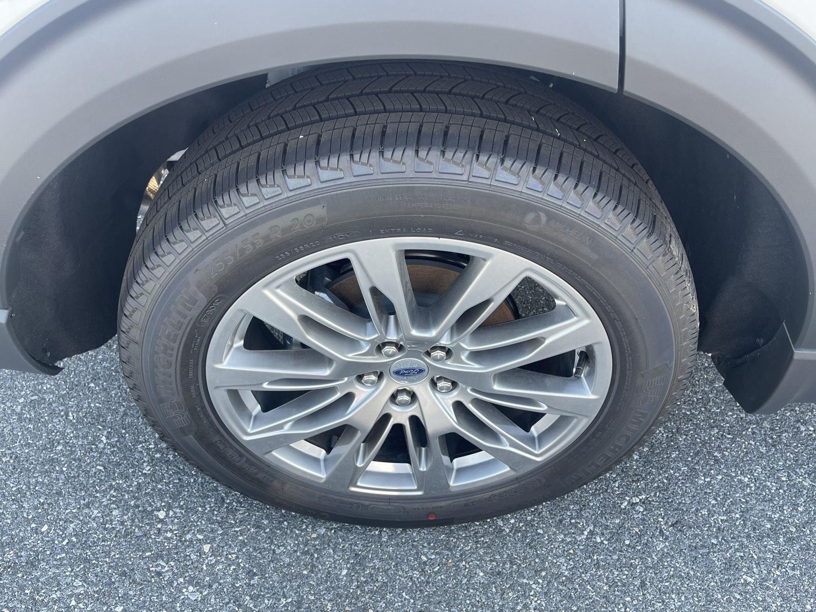 2025 Ford Explorer photo 10