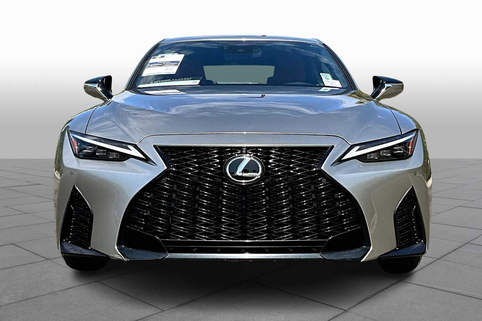 2023 Lexus IS 350 F SPORT photo 3